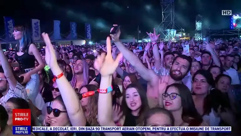 Distracție pentru a doua seară la rând, la festivalul SAGA. Zeci de mii de oameni au dansat pe ritmurile artiștilor preferați
