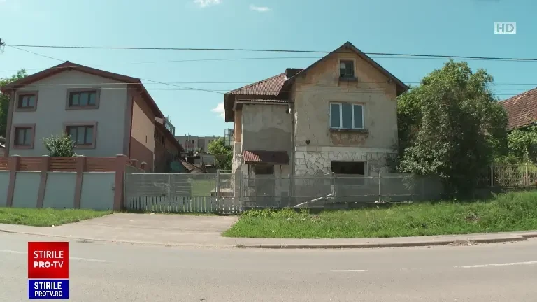 O butelie a explodat într-o locuință din Arghireșu. Cât de grav a fost rănit proprietarul