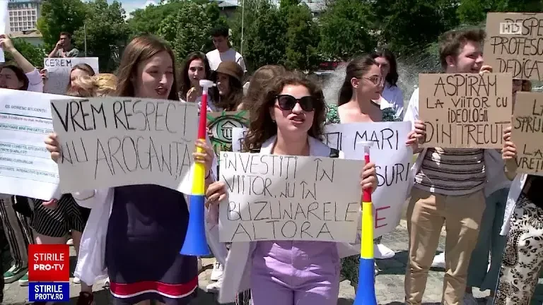 Lovitură pentru studenți. Taxele de şcolarizare vor „exploda” în multe universități. Medicina, cea mai scumpă