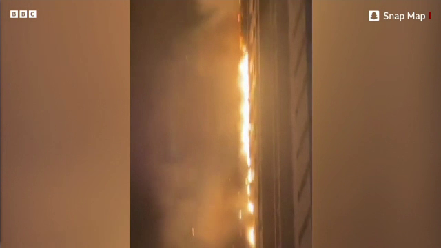 Incendiu spectaculos în Emiratele Arabe Unite. Un zgârie-nori a fost cuprins de flăcări în câteva minute