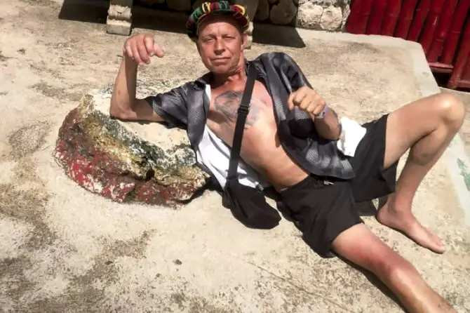 A băut până a murit la all inclusive. Turistul a intrat în provocarea celor 21 de cocktailuri: „Scotea un sunet de gâlgâit”