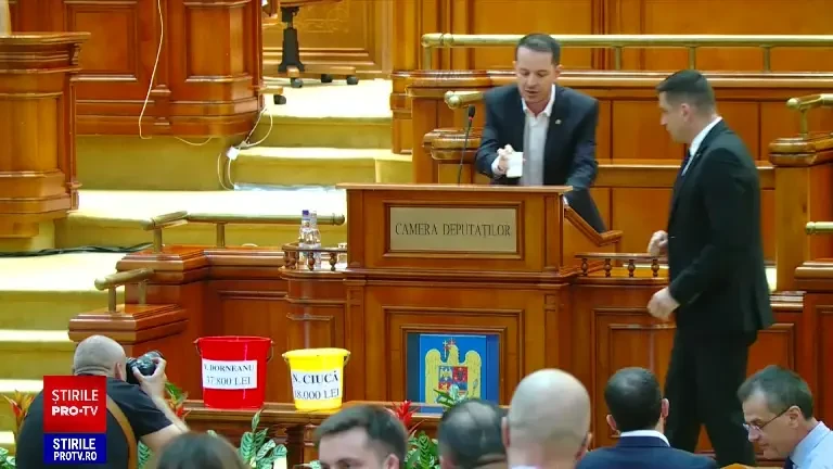 Reforma pensiilor speciale a fost votată, în sfârșit, dar cu aplicare întârziată. Florin Roman: „Nu faceţi decât gargară”