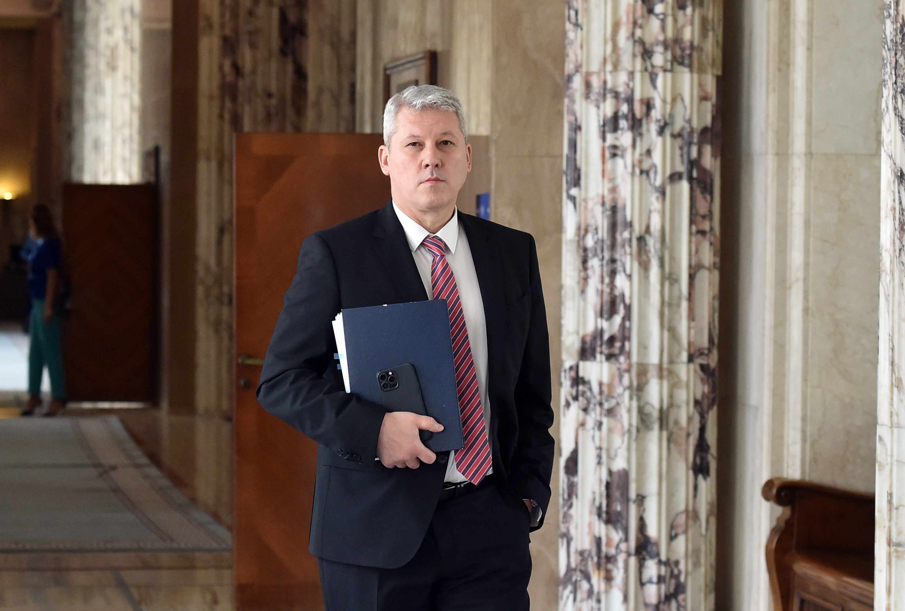 De ce au magistrații și polițiștii, în continuare, pensii speciale. Ministrul de Interne: ”Pentru a nu bulversa sistemele”