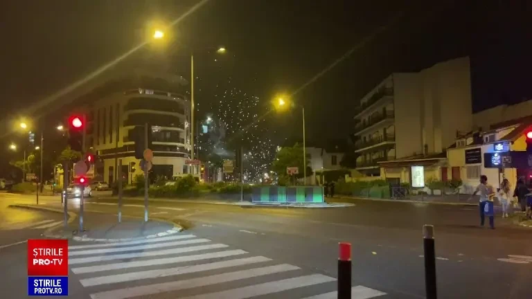 Proteste violente în Franța, după uciderea unui tânăr de 17 ani. 150 de persoane arestate, Macron convoacă o celulă de criză