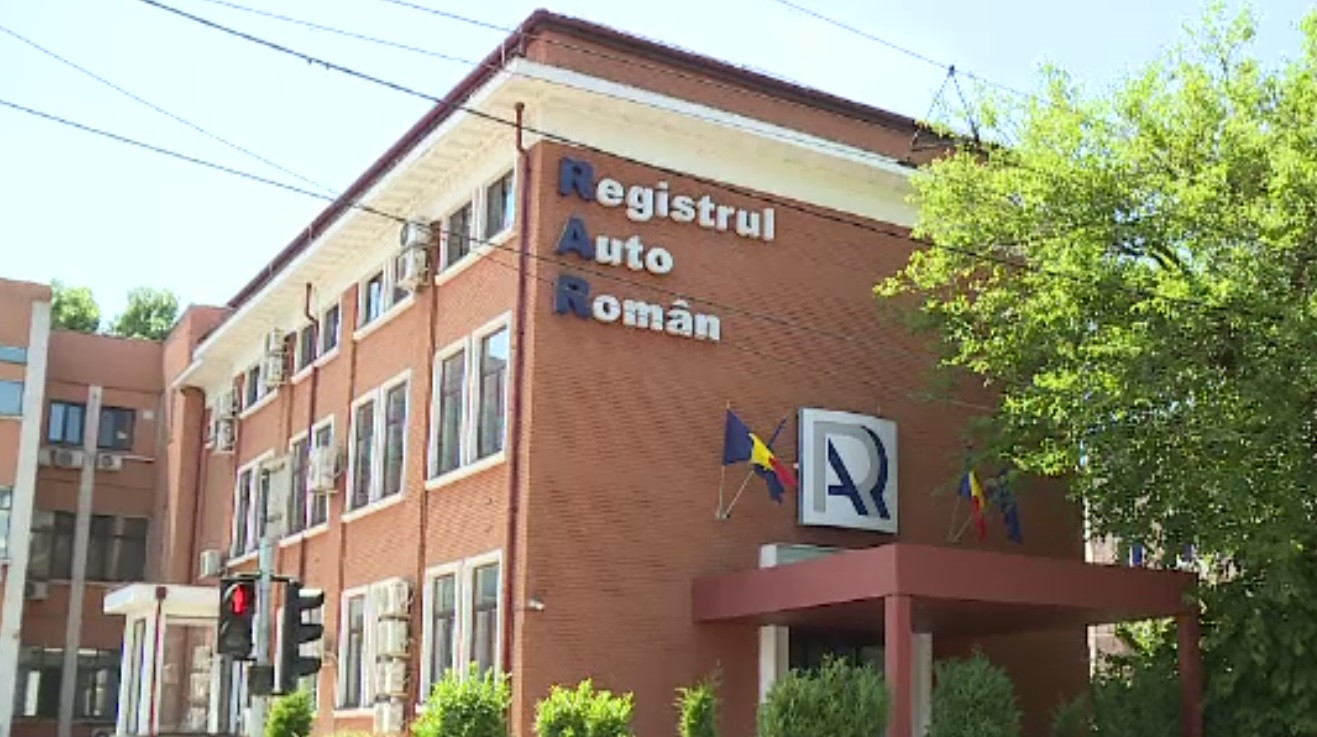 Un sucevean a mers cu autoutilitara la RAR pentru a o înmatricula, dar s-a ales cu dosar penal. Ce au aflat polițiștii