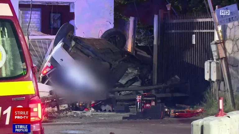Un cuplu a murit, după ce s-a răsturnat cu mașina în Bragadiru. Ea era la volan, dar a fost găsită pe bancheta din spate
