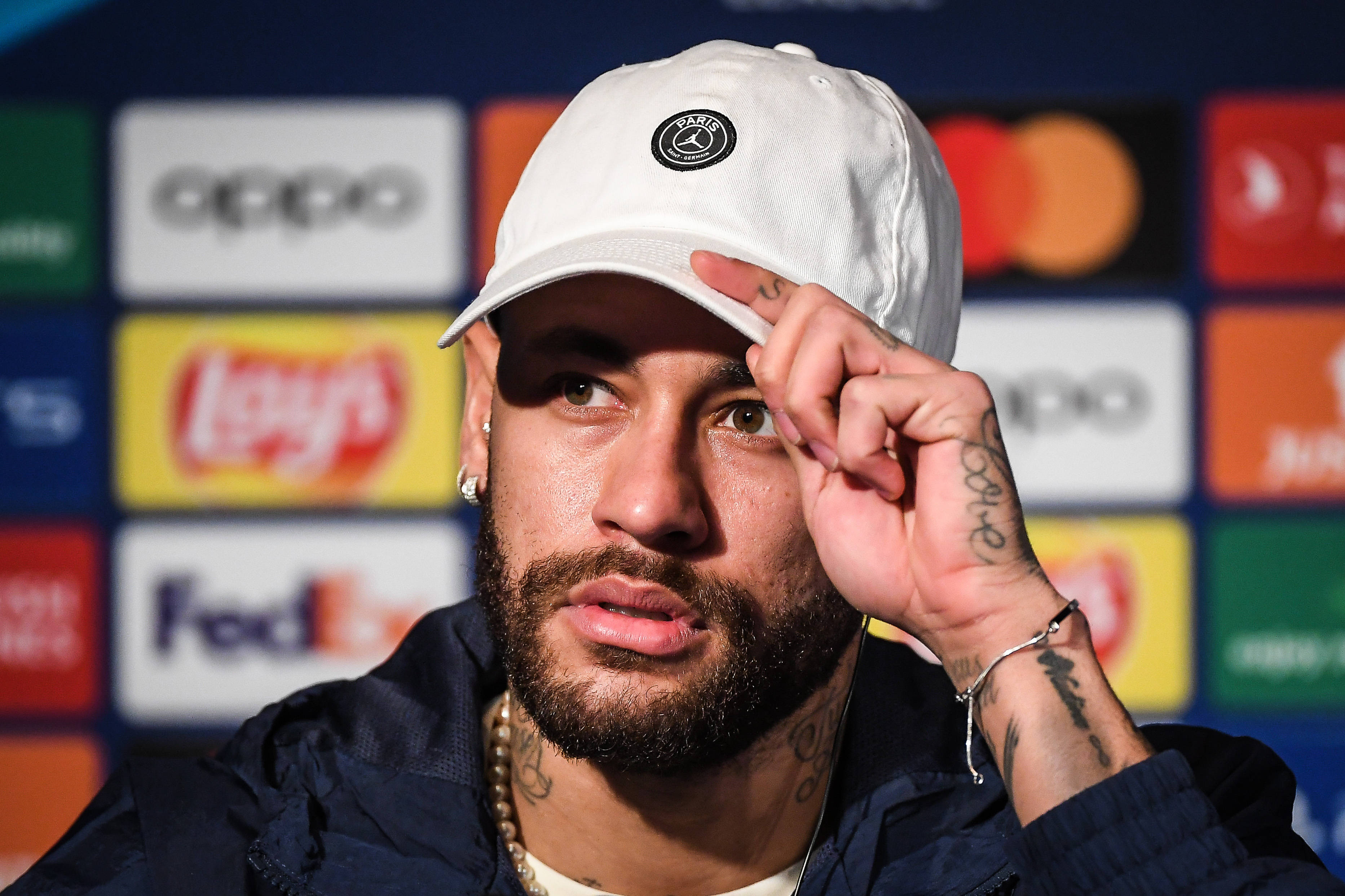 Tatăl lui Neymar dezminte informaţiile privind dorinţa atacantului de a pleca de la PSG