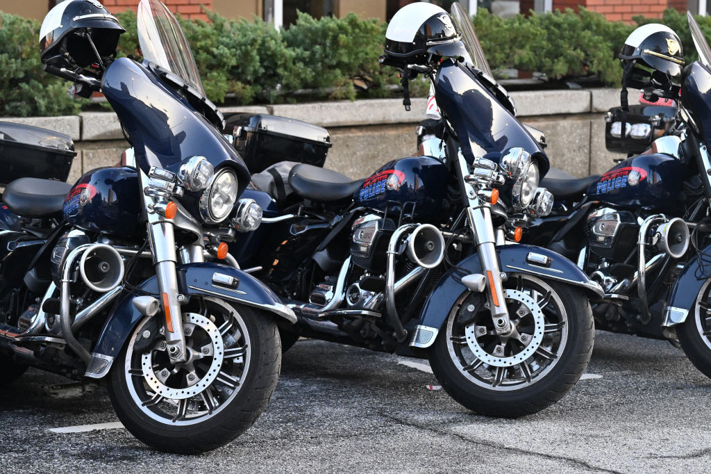 Mai multe motocicletele ale poliției din Atlanta au fost incendiate. "Vom găsi acești criminali"