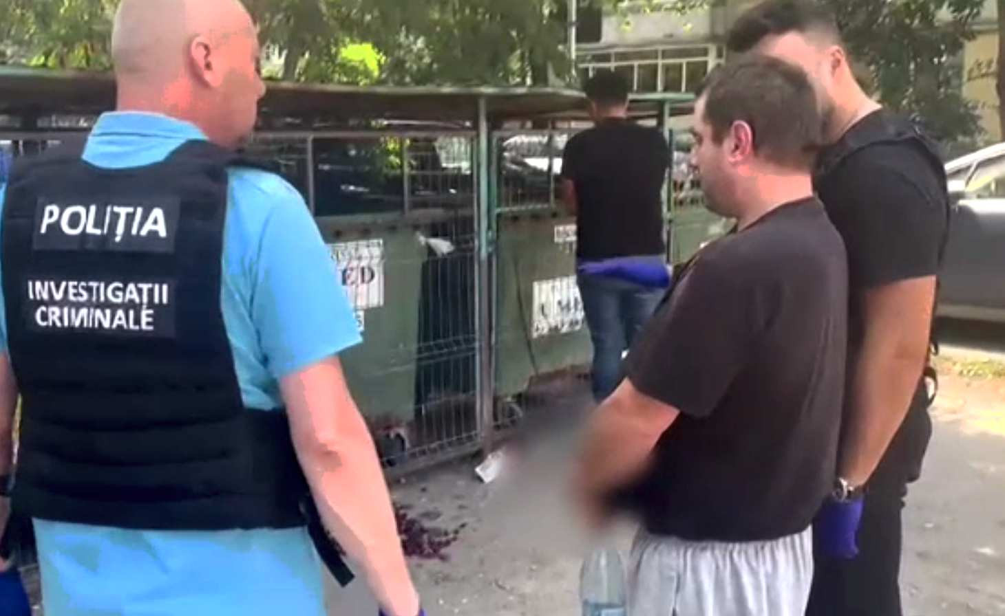 O femeie nemulțumită de lucrarea făcută de zugrav a sfârșit tragic. Bărbatul pe care îl angajase i-a tăiat gâtul