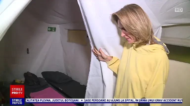 „Noapte albă pentru zile negre”. Crucea Roșie a organizat o „tabără de sinistrați” în Parcul Mogoșoaia