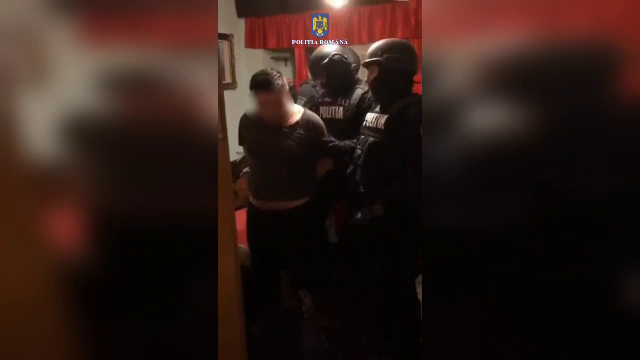 Surpriza avută de trupele speciale după ce au ajuns la apartamentul unui băbat urmărit național. Unde l-au găsit de individ