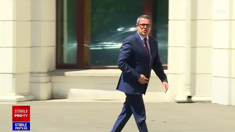 Se pregătește Eduard Hellvig să preia PNL și să candideze la Președinție? Ce spun analiștii politici