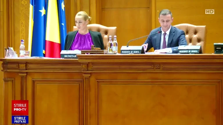 Cine împarte parte-și face. Lista parlamentarilor cu cele mai mari venituri din cumulul pensie-salariu