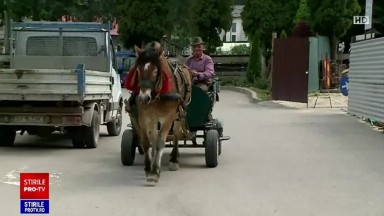 Turiștii care merg la Voroneț, întâmpinați cu produse chinezești. „Pe ale noastre nu îmi dă nimeni bani” / „Astea se cer”