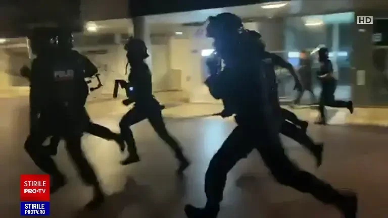 Fără precedent. Peste 40.000 de polițiști, jandarmi și trupe speciale sunt pe străzi în Franța