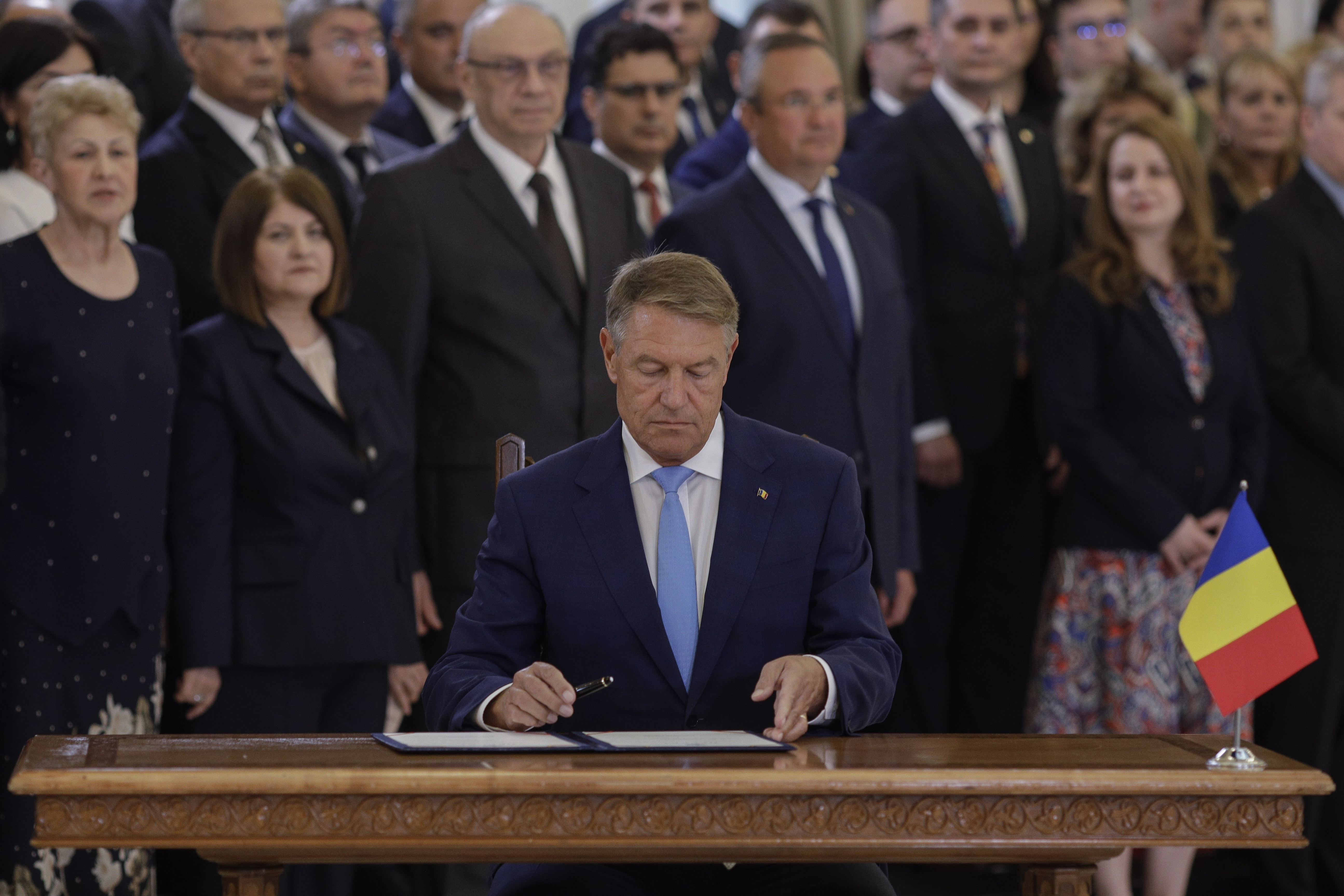 Legile Educaţiei, promulgate cu mare fast de preşedintele Klaus Iohannis, în prezența a aproape 120 de invitați la Cotroceni