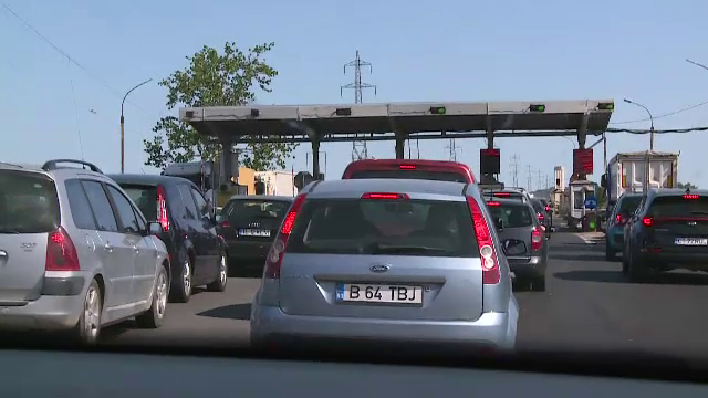 Șosele blocate din cauza lucrărilor, în plină perioadă de concedii. „Am stat și 6 ore, coada a fost de 5 kilometri”