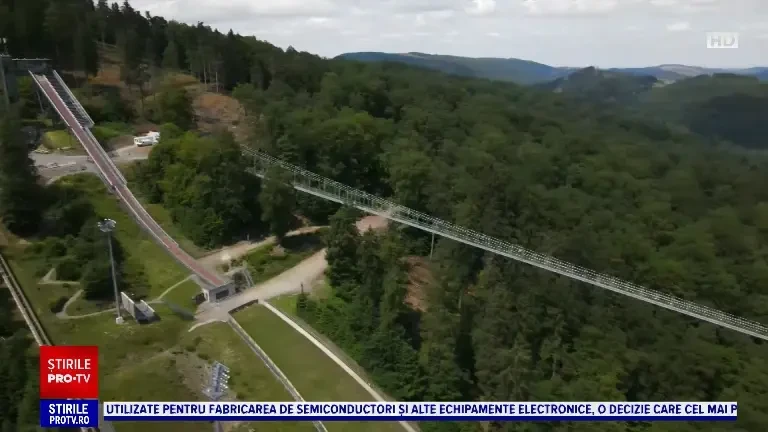 O nouă atracție turistică în Germania. Cel mai lung pod pietonal suspendat le dă senzații tari vizitatorilor