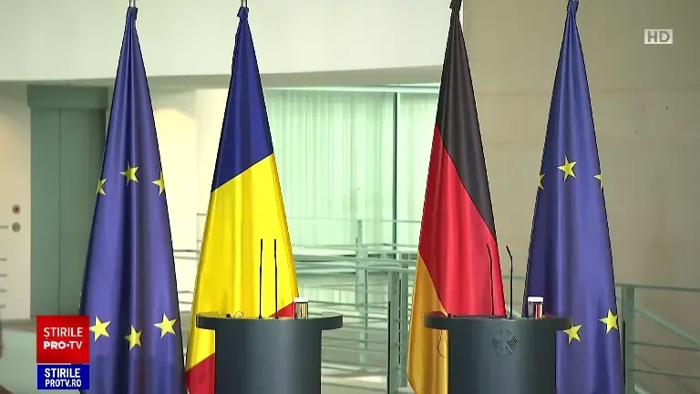 Prima vizită ca premier a lui Marcel Ciolacu a fost în Germania. S-a dus cu un avion de linie și și-a cărat singur bagajele