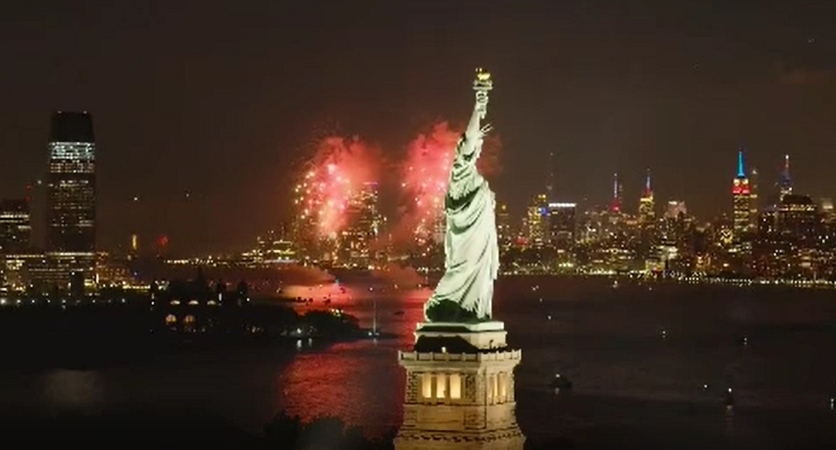 Ziua Americii, sărbătorită cu artificii, parade, concerte, dar și cu focuri de armă. Un copil a murit în Florida