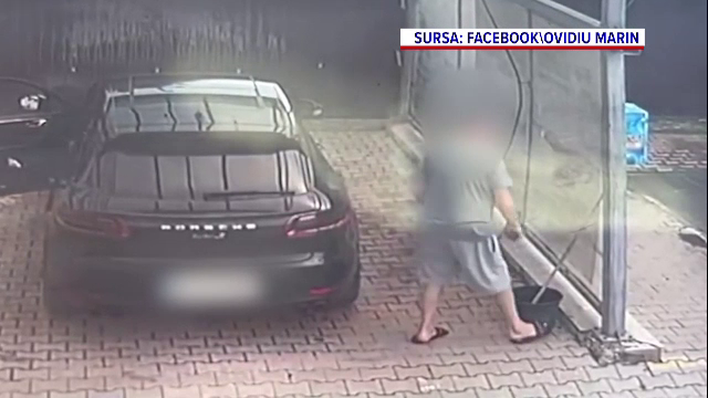 Șoferul unui Porsche de peste 60.000 de euro, filmat când fură o găleată și un mop dintr-o spălătorie auto din Brașov
