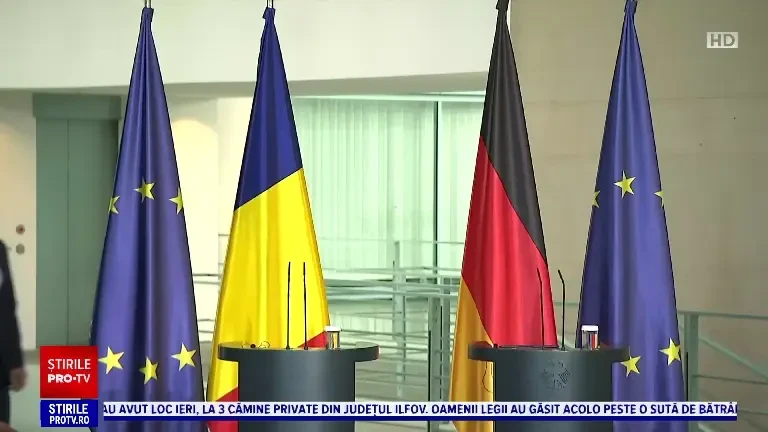 Cele 15 minute de glorie ale premierului Ciolacu în Germania. Șeful Guvernului s-a lăsat pozat cărându-și singur bagajul