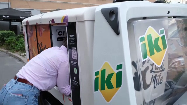 Mașinile fără șofer fac deja livrări la domiciliu într-un oraș din Europa. Cum funcționează