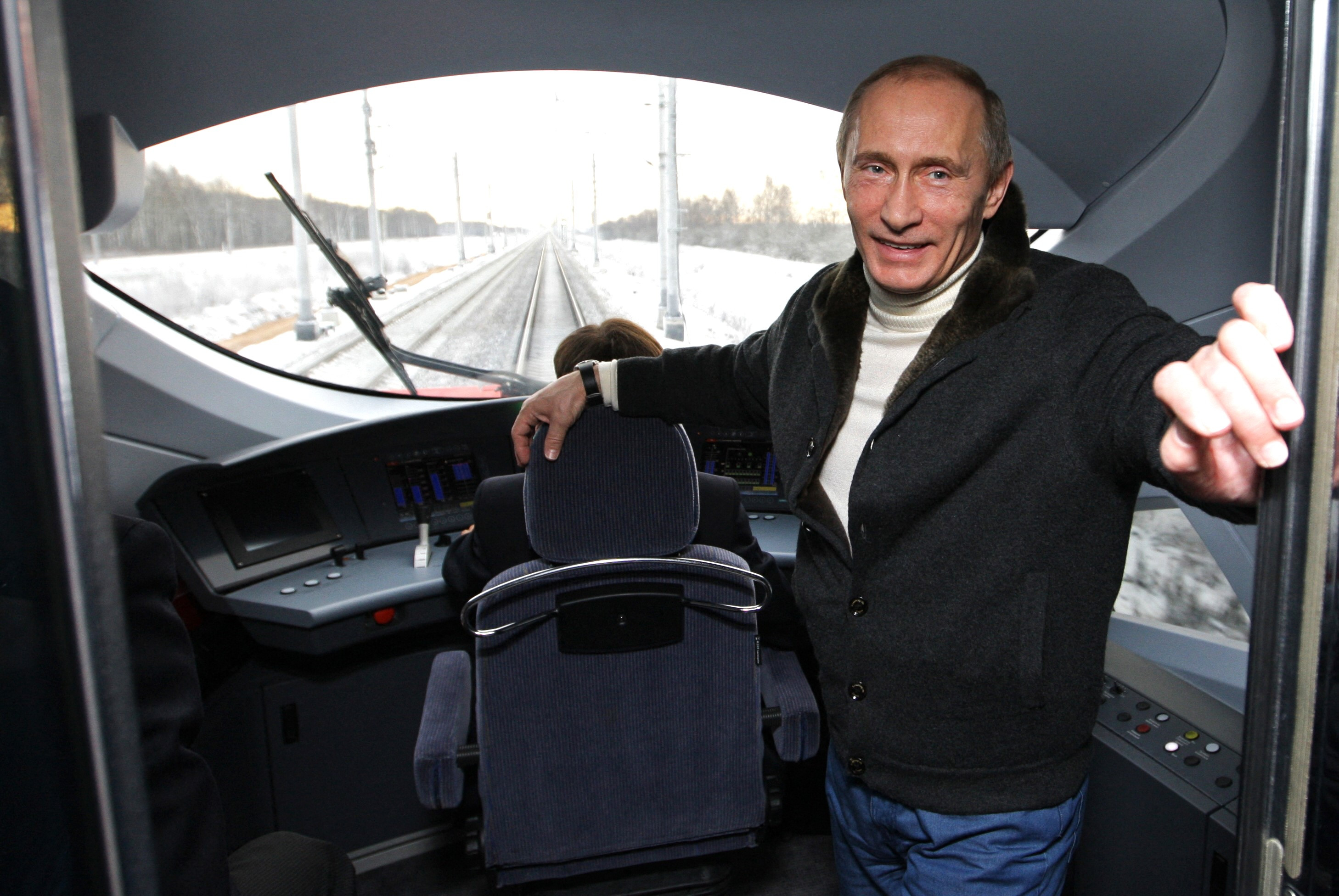 Putin nu acceptă să îmbătrânească. Aparatura descoperită la bordul trenului blindat al liderului rus | FOTO