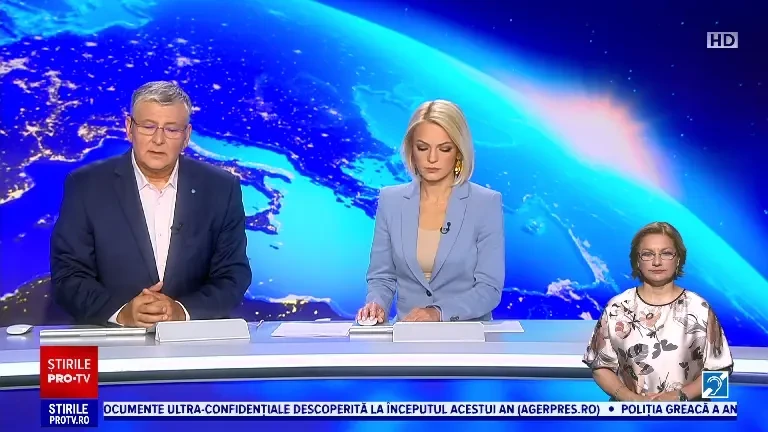 Momentul în care o șoferiță este salvată în ultimul moment din mașina care luase foc