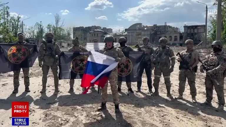 Volodimir Zelenski promite o "reacție tangibilă" după ce o rachetă rusească a lovit un bloc de locuințe din Liov