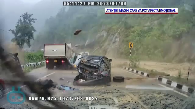Dezastru pe un drum de munte. Doi morţi, şi trei răniţi, după ce bolovani au căzut de pe un versant