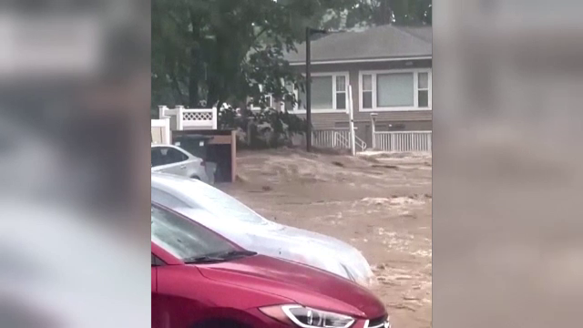 Inundații puternice în New York. Cel puțin o persoană a murit și mai multe sunt date dispărute