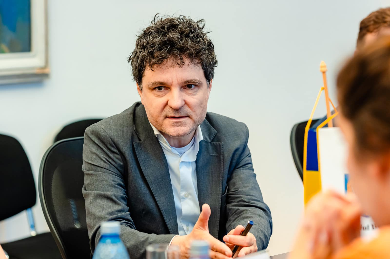 Nicuşor Dan: „O să aibă oamenii apă caldă în sectoarele 2, 3 şi 4, în zilele următoare. Nu instant. Dar încet-încet”