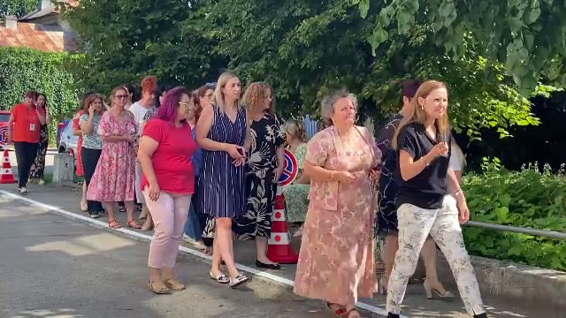 Angajații Caselor de Sănătate au întrerupt lucrul și cer salarii mai mari. Aceștia câștigă între 3.000 și 5.000 de lei