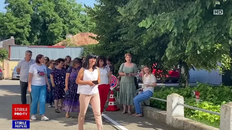 Angajații Caselor de Sănătate au întrerupt lucrul și cer salarii mai mari. Aceștia câștigă între 3.000 și 5.000 de lei