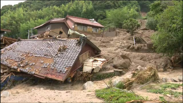 Ploi istorice în sud-vestul Japoniei. Peste 420 de mii de oameni au fost avertizați să fie pregătiți pentru evacuare