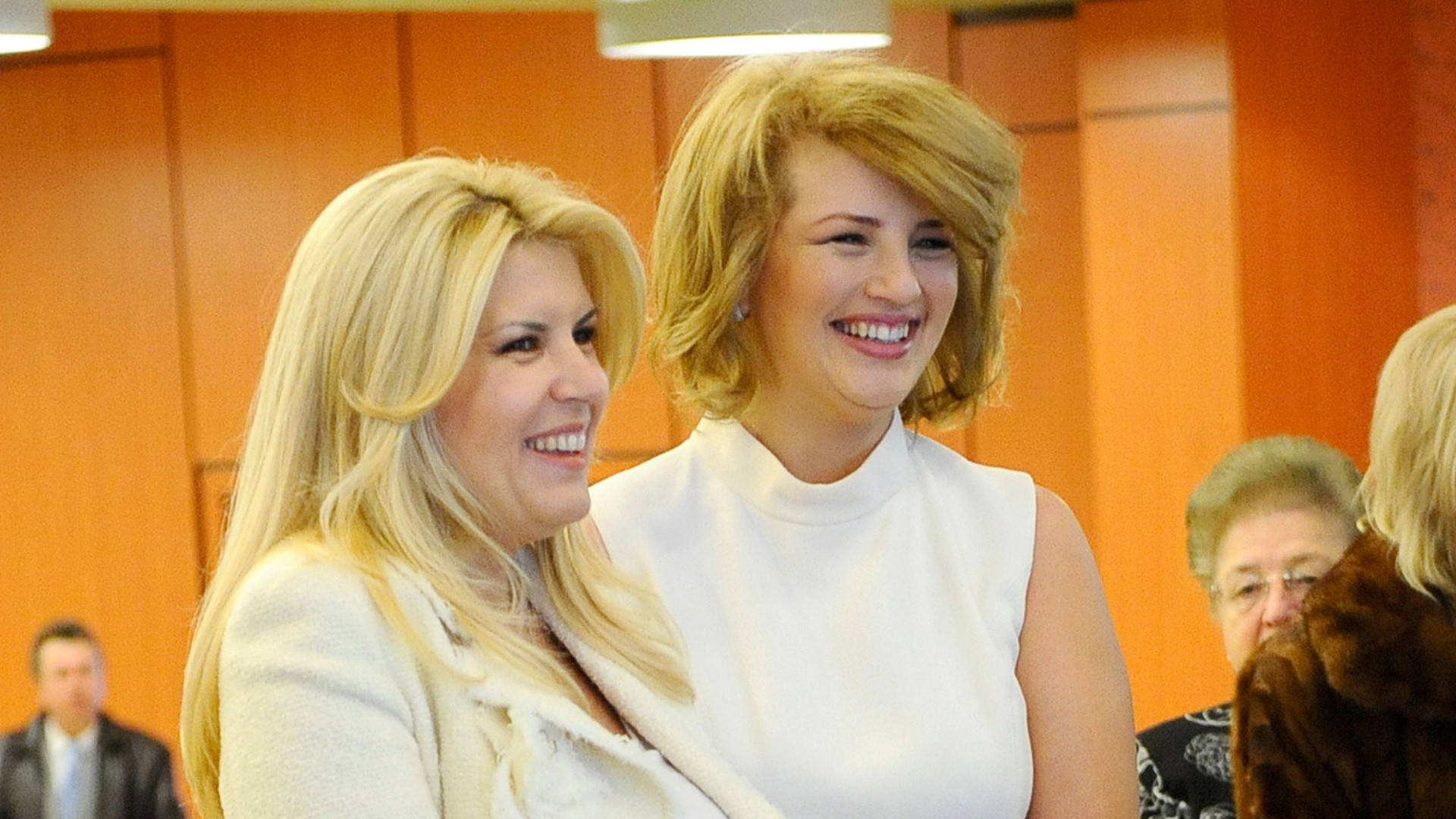 Elena Udrea şi Ioana Băsescu au scăpat definitiv de condamnări în dosarul campaniei electorale pentru Traian Băsescu