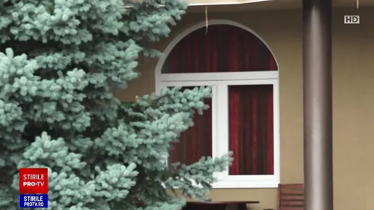 Azilele groazei: „Mergeau goi pe balcoane”. Bătrânii scriau bilețele cu mesajul „ajutor” și le aruncau pe stradă