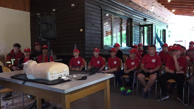 Tabără de vară pentru tinerii care vor să învețe cum se acordă primul ajutor. Ce activități au pregătit organizatorii