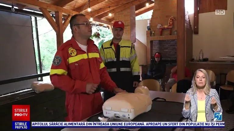 Tabără de vară pentru tinerii care vor să învețe cum se acordă primul ajutor. Ce activități au pregătit organizatorii