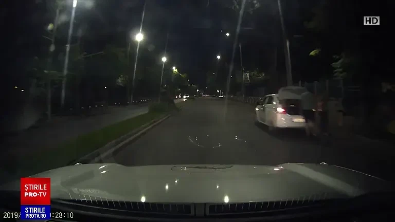 „Părea foarte aproape”. Un bărbat din Gorj a filmat meteoritul care a luminat cerul României