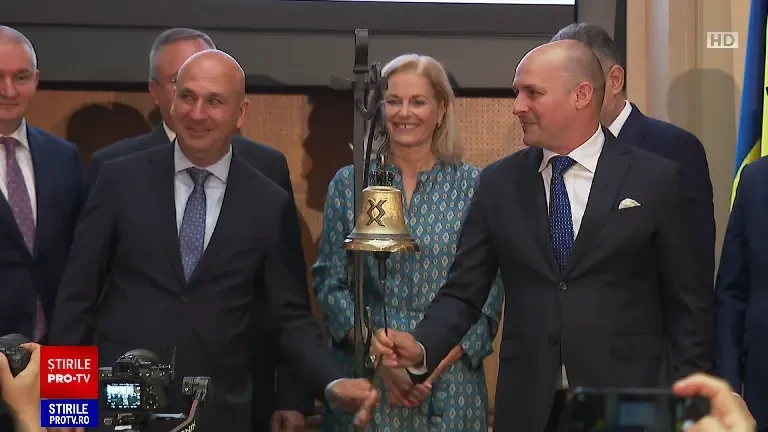 Investitorii Hidroelectrica au făcut profit din prima zi. A început listarea pe bursă a companiei