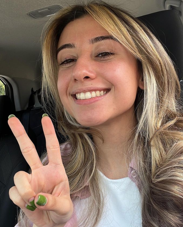 O tânără a fost nevoită să se opereze la ochi după ce a urmat un sfat de demachiere văzut pe Internet