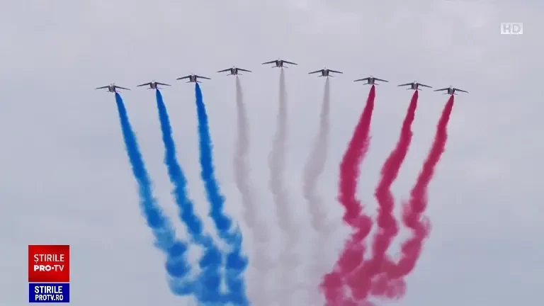 Demonstrație de forță la Paris: Paradă militară grandioasă de Ziua Franței. Liderul de stat care l-a însoțit pe Macron