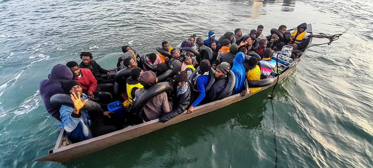 1.000 de migranți au ajuns pe insula italiană Lampedusa, în două zile. Ce fac italienii cu ei