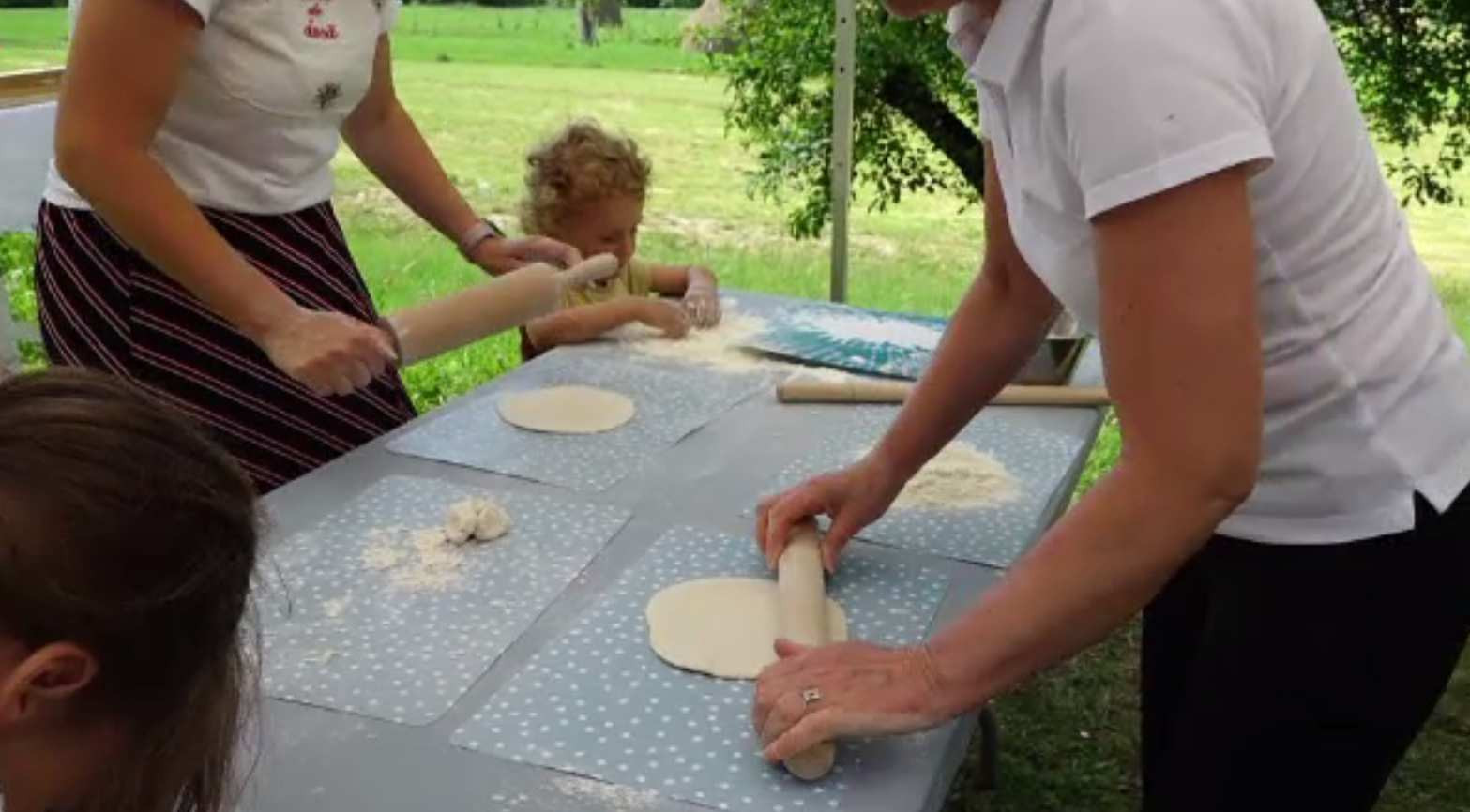 Răstăuțele, vedetele târgului din Breb. Maramureșenii s-au întrecut în bucate