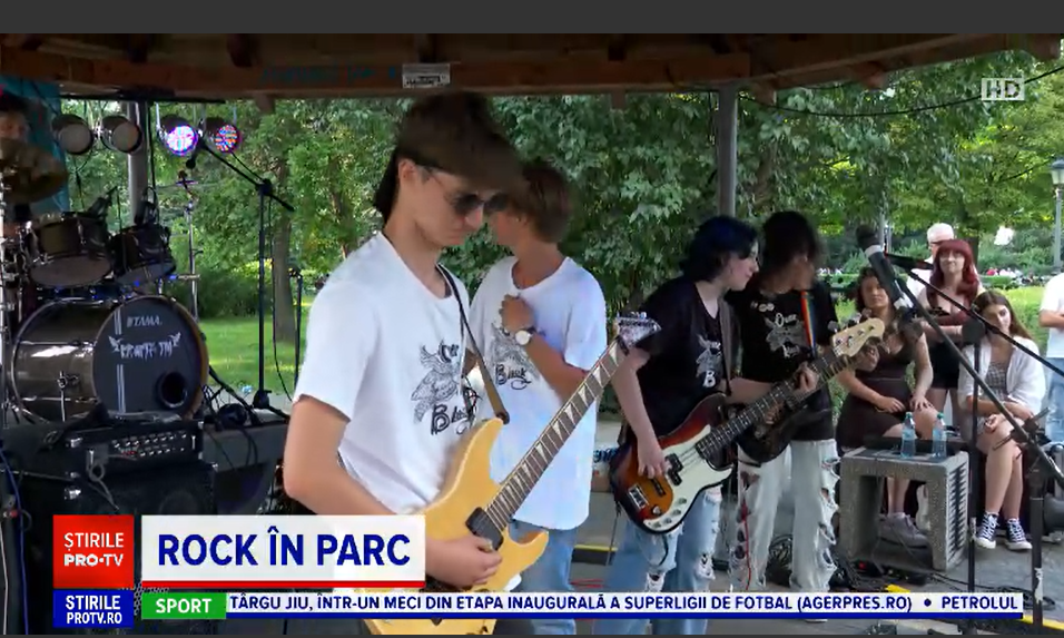 Festivalul Rock’n Parc a adunat la Brașov zeci de tineri talentați. ”Îi iubesc pe tipii ăștia, sunt geniali”