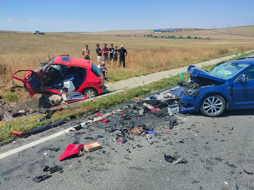 Două mașini au fost implicate într-un accident, în Constanța. O persoană a fost preluată de elicopterul SMURD