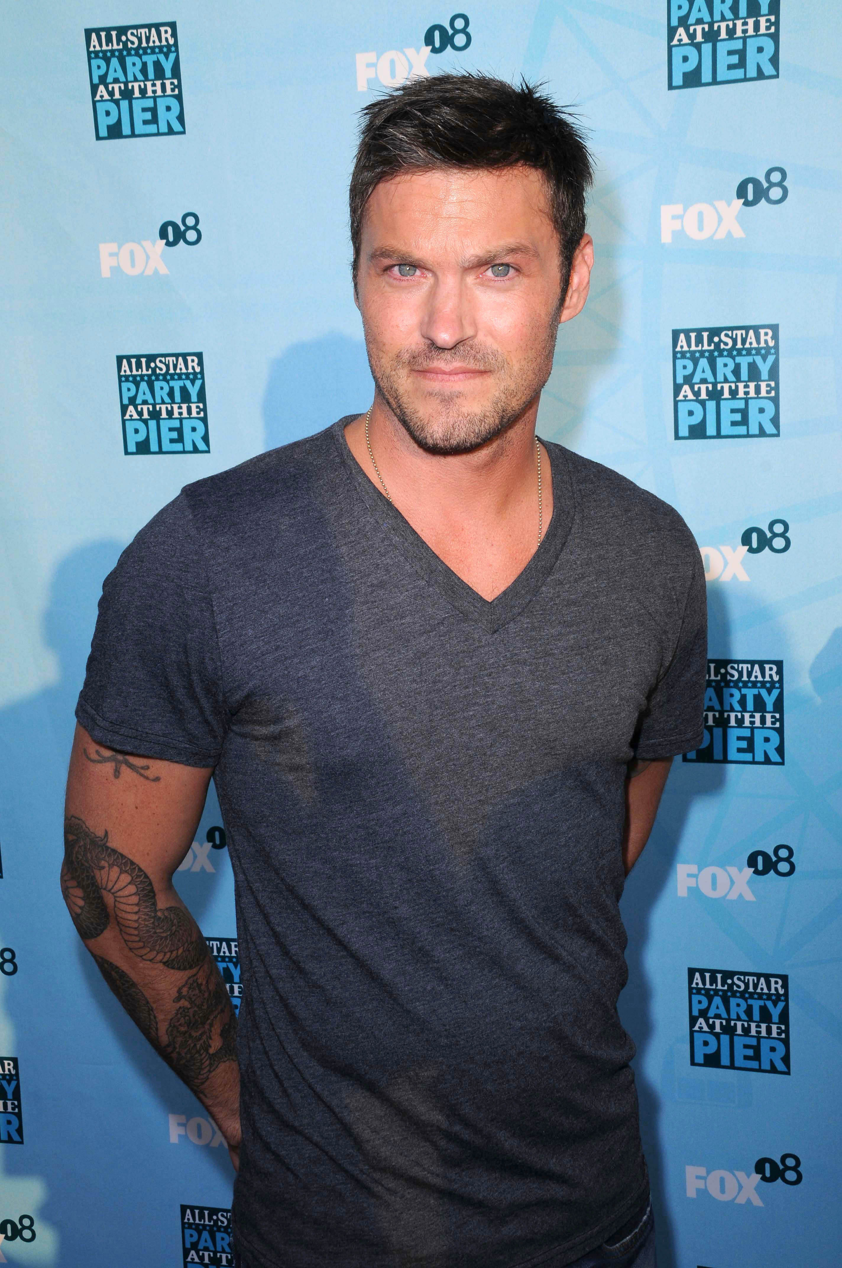 33 de ani mai târziu: Cum arată actorii din îndrăgitul serial "Beverly Hills, 90210". GALERIE FOTO