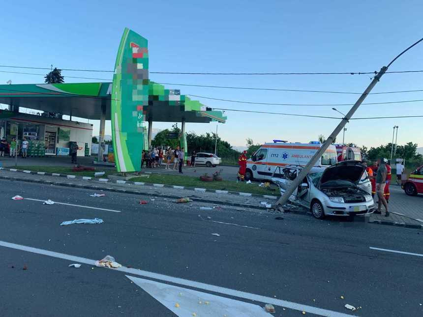Accident grav în Brașov. O femeie a murit, iar alți doi oameni, între care un copil, au fost răniți
